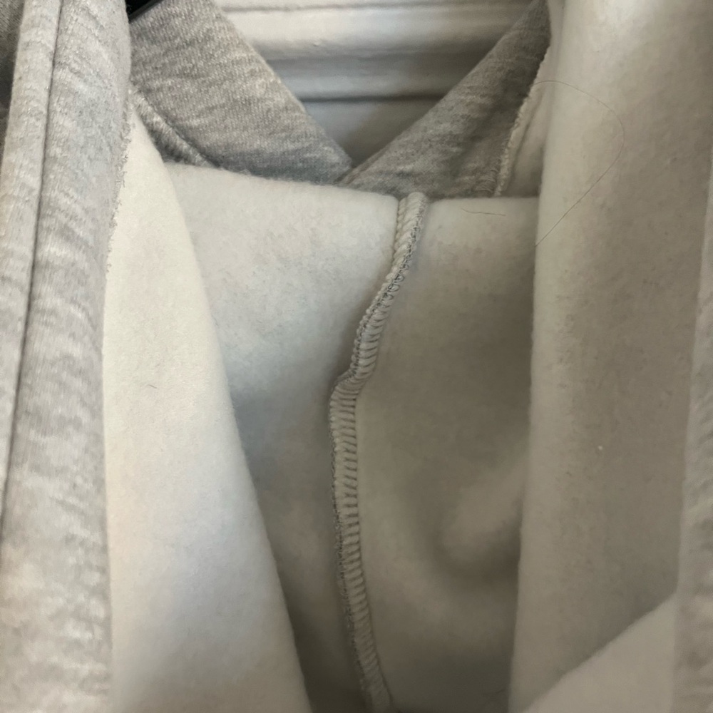NWT Princess Polly Light Gray Hoodie - Picture 4 of 10